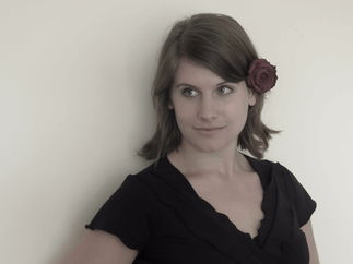 Promo Hannah Daisy Singer-Pianist Oxfordshire