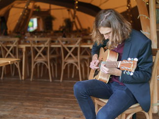 Promo Thomas J Classical Guitarist London