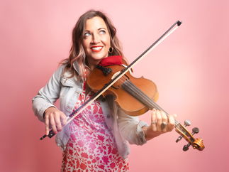 Promo Heidi Peach Singer Guitarist Bedfordshire