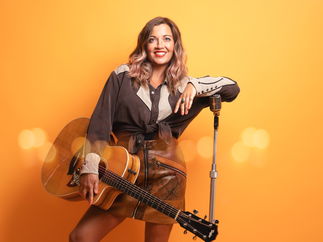 Promo Heidi Peach Singer Guitarist Bedfordshire