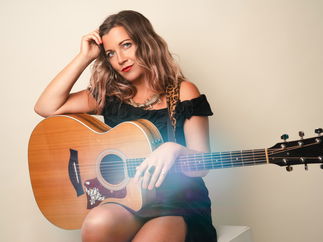 Promo Heidi Peach Singer Guitarist Bedfordshire