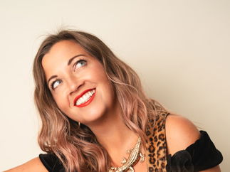 Promo Heidi Peach Singer Guitarist Bedfordshire