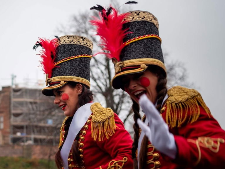 artists similar to Nutcracker Stilt Walkers