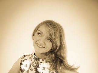 Promo Holly Sings Jazz Vocalist Lancashire