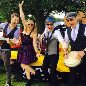 Promo Holly And The Heels  Bedfordshire