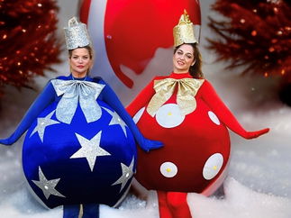 Promo Living Christmas Baubles Christmas Entertainer London