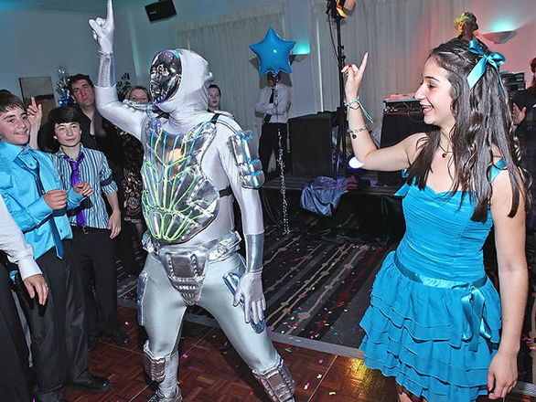 Promo Ilan the Robotic Man Dancer Manchester