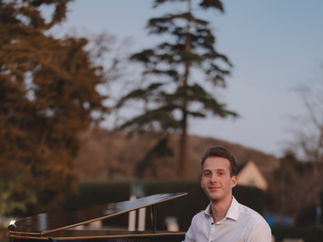 Promo Stephen James Pianist Gloucestershire