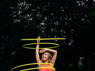 Promo Hula Hoop Sophia Circus Performer Devon