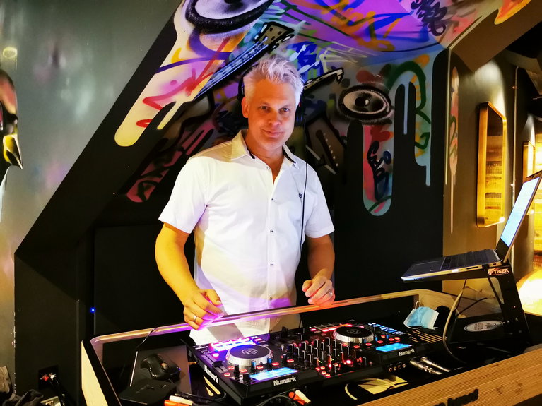 artists similar to DJ Empire