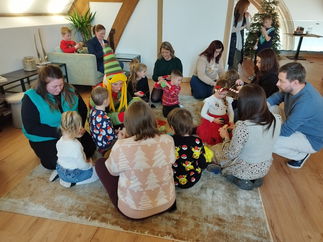 Promo The Knitted Elves Christmas Walkabout Act London