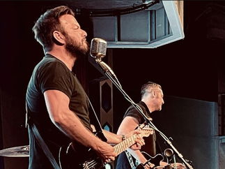 Promo New Light Rock and Pop Trio Essex