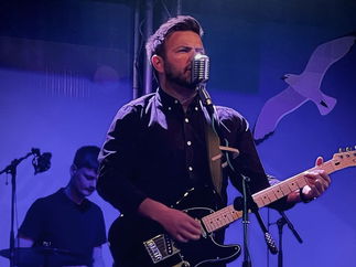 Promo New Light Rock and Pop Trio Essex