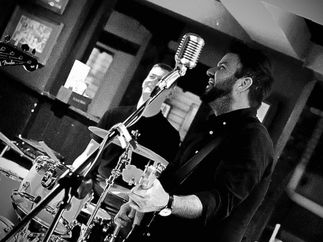 Promo New Light Rock and Pop Trio Essex