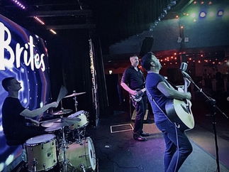 Promo New Light Rock and Pop Trio Essex