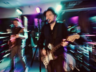 Promo Thiscovered Indie, Rock and Pop Party Band Cheshire