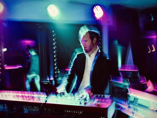 Promo Thiscovered Indie, Rock and Pop Party Band Cheshire