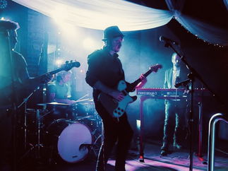 Promo Thiscovered Indie, Rock and Pop Party Band Cheshire