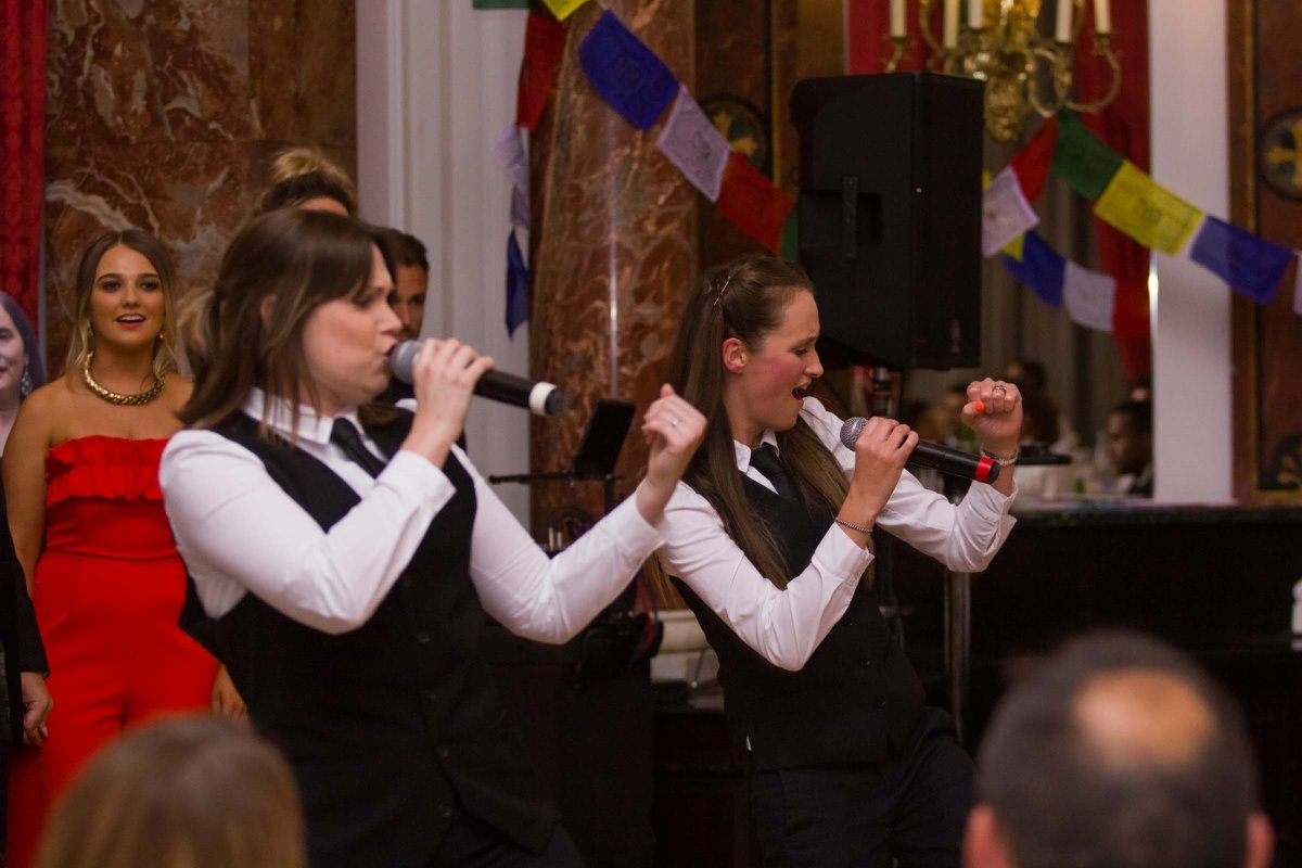 Promo The Singing Waitresses and Waiters Singing Waiter Hertfordshire