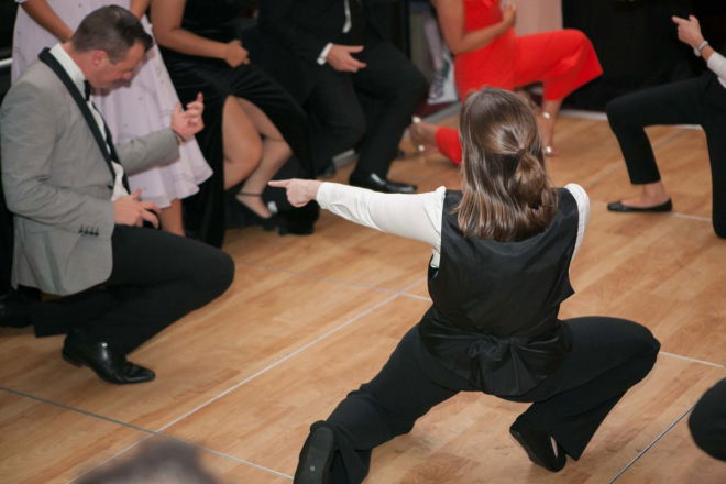 Promo The Singing Waitresses and Waiters Singing Waiter Hertfordshire