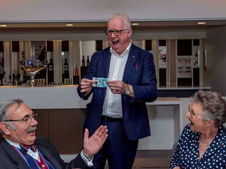 Promo Daz The Close Up Magician Magician Kent