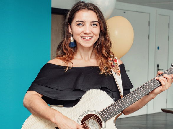 Promo Isla Solo Singer/ Guitarist London