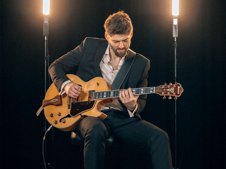 artists similar to James Bee