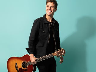 Promo James Reynard Acoustic Singer Guitarist North Yorkshire