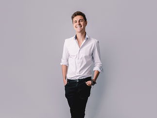 Promo James Reynard Acoustic Singer Guitarist North Yorkshire