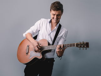 Promo James Reynard Acoustic Singer Guitarist North Yorkshire