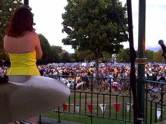 Promo Jazz With A Twist Jazz, Swing and Latin Singer Nottinghamshire