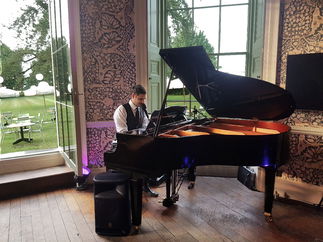 Promo Jon Andrews Singer/Pianist London