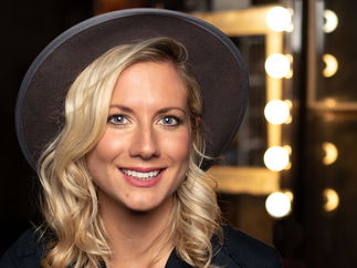 Promo Florence Smith Singer / Guitarist / Pianist / Ukelele London