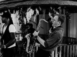 Promo Sax It Up Saxophonist Kent