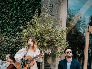 Promo Isla Solo Singer/ Guitarist London