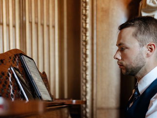 Promo Finn McCool Pianist North Yorkshire