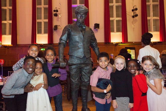 Promo Amazing Human Statues Living Statue London