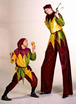 Promo Jugglers In Jester Costume  Leicestershire