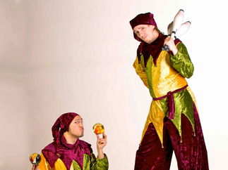 Promo Jugglers In Jester Costume Circus Performer Leicestershire