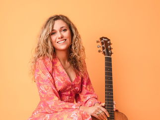 Promo Kelly Barnes Solo Singer Guitarist Northamptonshire