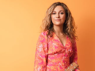 Promo Kelly Barnes Solo Singer Guitarist Northamptonshire