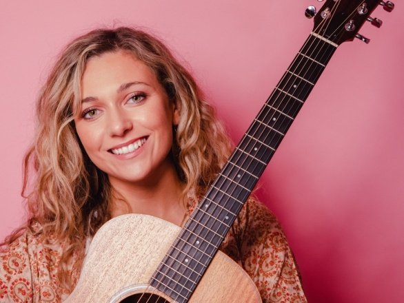 Promo Kelly Barnes Solo Singer Guitarist Northamptonshire