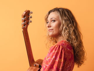 Promo Kelly Barnes Solo Singer Guitarist Northamptonshire