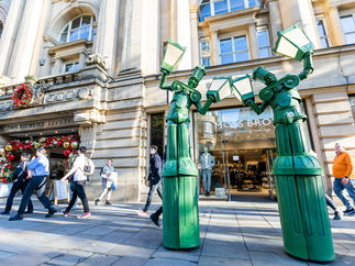 Promo Alive Lamp Posts Street Performer London