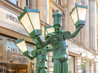 Promo Alive Lamp Posts Street Performer London