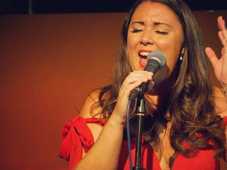 Promo Laura Ann Solo Singer To Backing Tracks Surrey