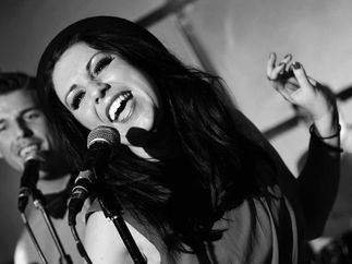 Promo Laura Ann Solo Singer To Backing Tracks Surrey