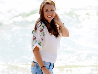 Promo Laura Ann Solo Singer To Backing Tracks Surrey