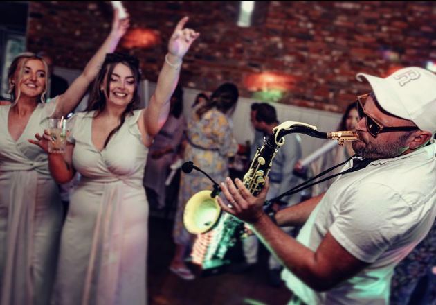 Promo Sax DJ Show Saxophonist Bedfordshire