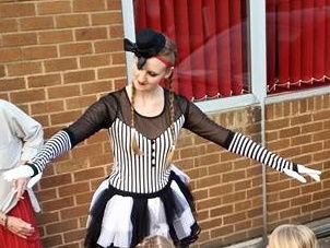 Promo Living Statues and Tables Living Statue Leicestershire